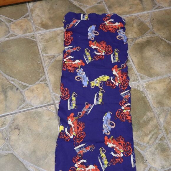 Vintage Neck Scarf Bow Scarf Red Headed Lady & Old Cars Whimsical Avant Guarde - Picture 3 of 10